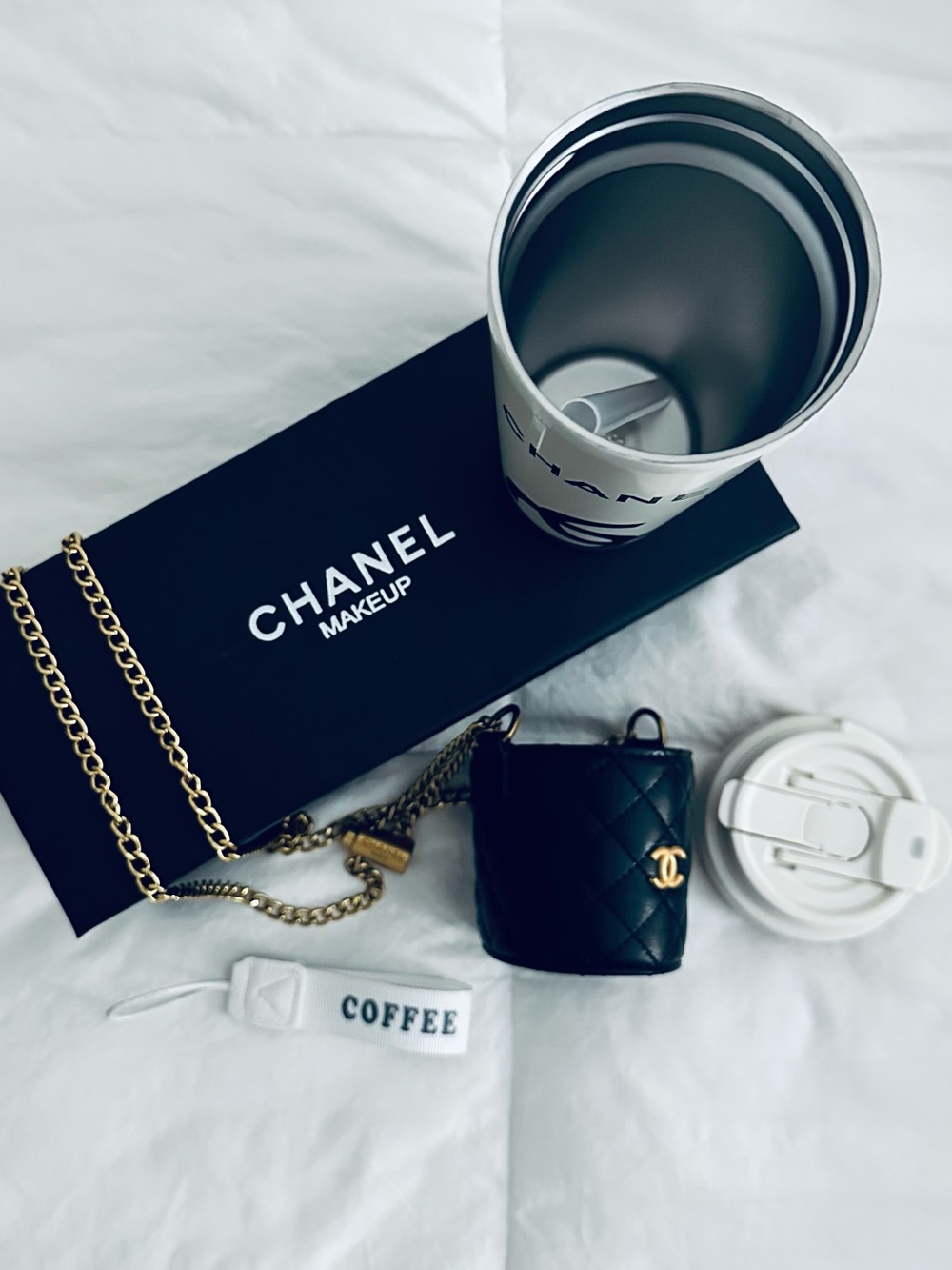 CHANEL VIP GWP White & Gold Travel Mug Quilted Holder - Picture 6 of 7